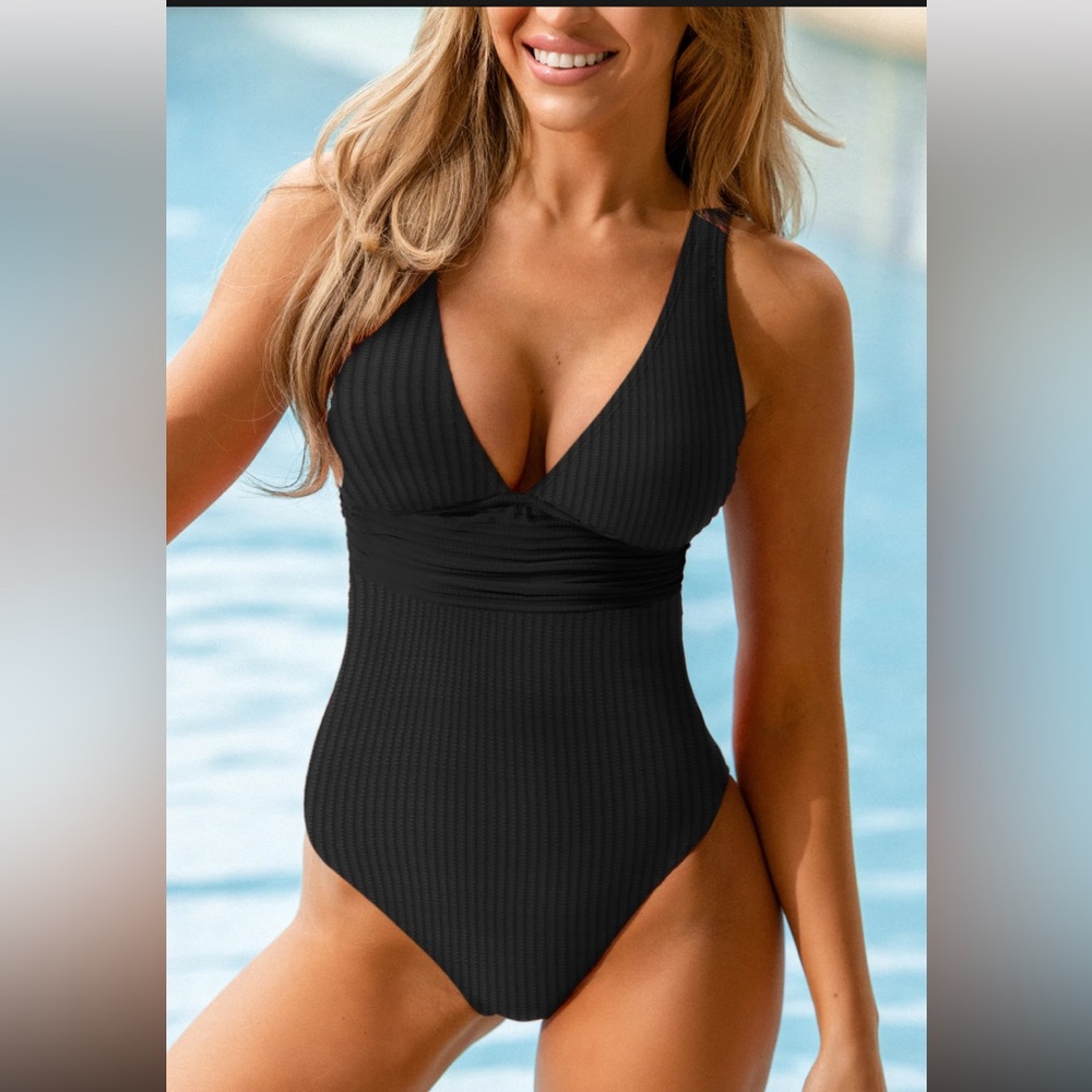 Black Ribbed & Ruched One-Piece Swimsuit - Picture 4 of 9